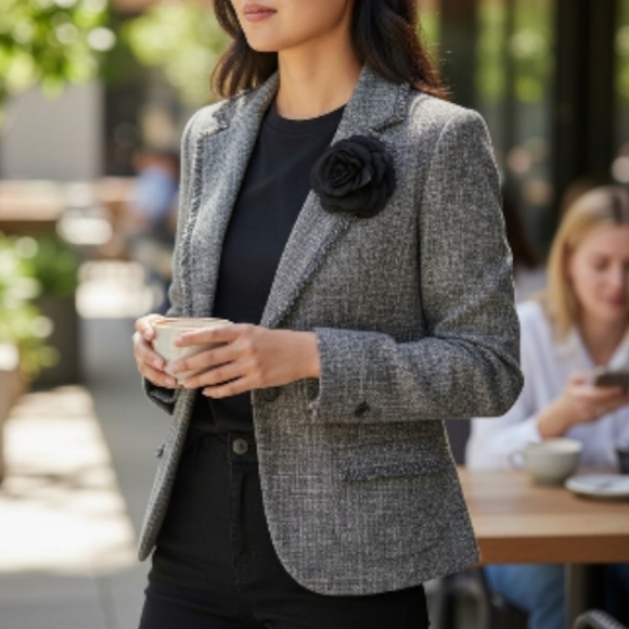 Norton McNaughton Gray Tweed Blazer with Black Flower - Picture 4 of 10